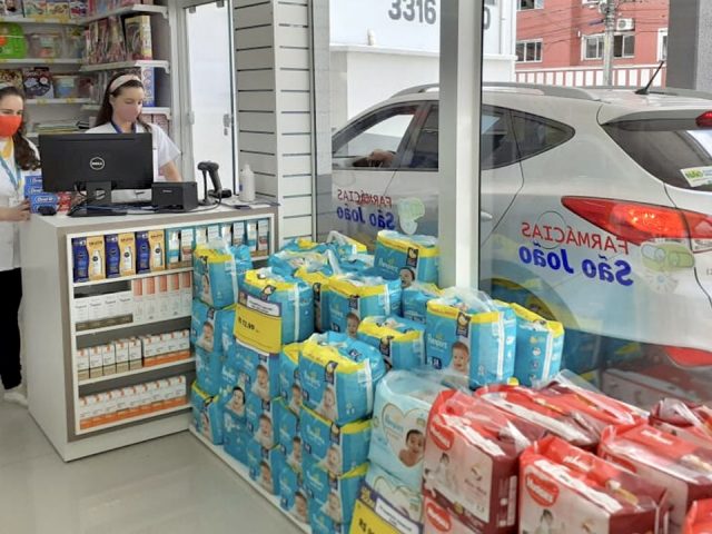 Rede de Farmácias São João inova com primeira loja com serviço Drive Thru do Sul do Brasil