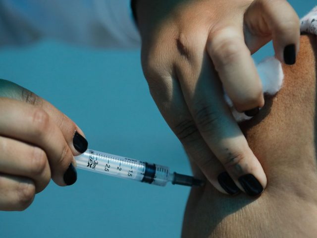 Não-Me-Toque chega a 91% da população adulta com esquema vacinal completo