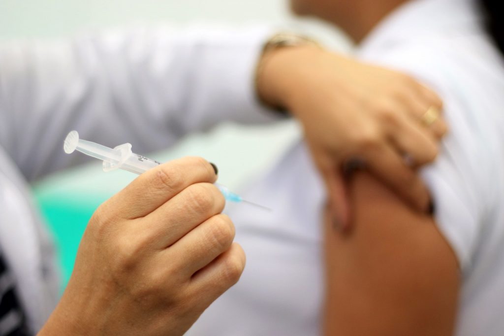 Não-Me-Toque tem semana de aplicação de segunda dose da AstraZeneca e vacinação contra a gripe