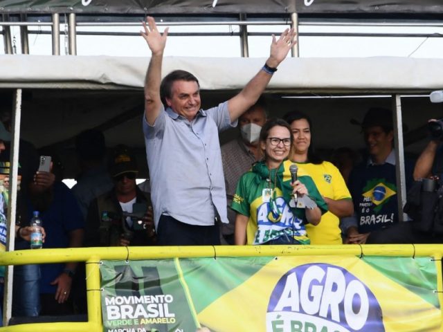 “O Brasil se mantém em pé em grande parte graças ao homem do campo que não parou”, discursa Bolsonaro