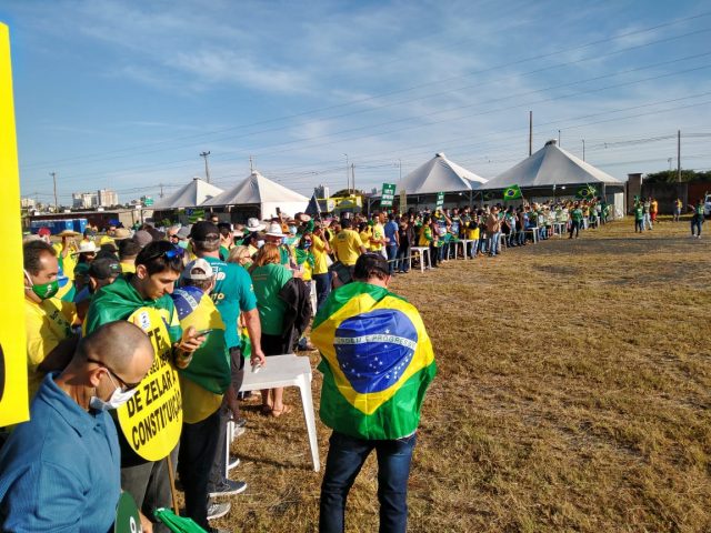 Caravanas de todo o Brasil chegam em Brasília para Movimento Brasil Verde e Amarelo
