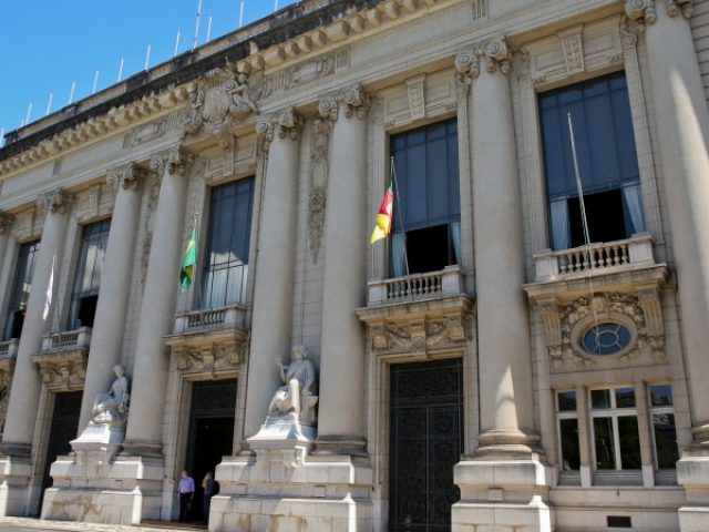 Governo do RS anuncia pagamento do funcionalismo em dia até dezembro