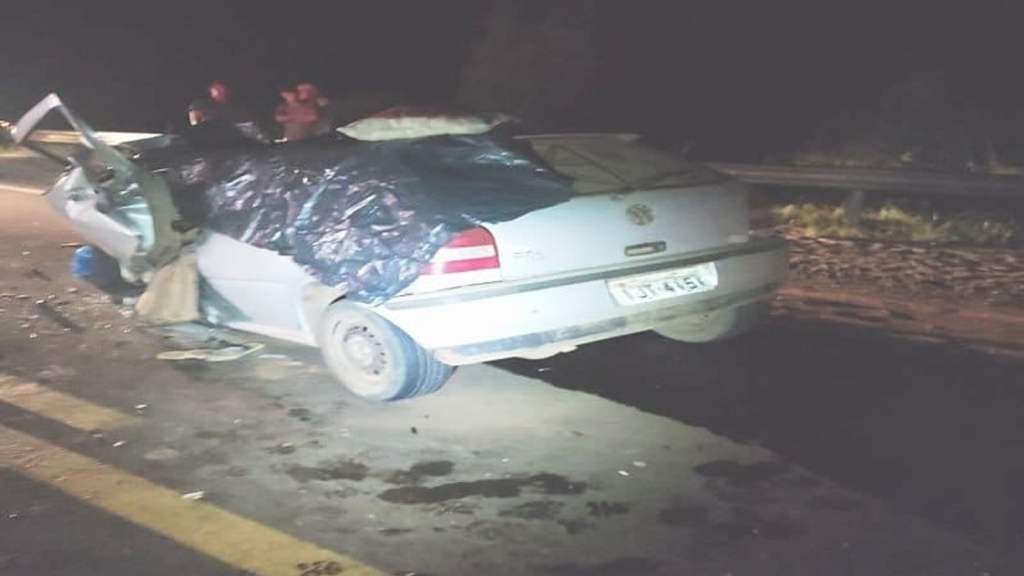 Cinco pessoas morrem em acidente entre carro e caminhão no norte do RS