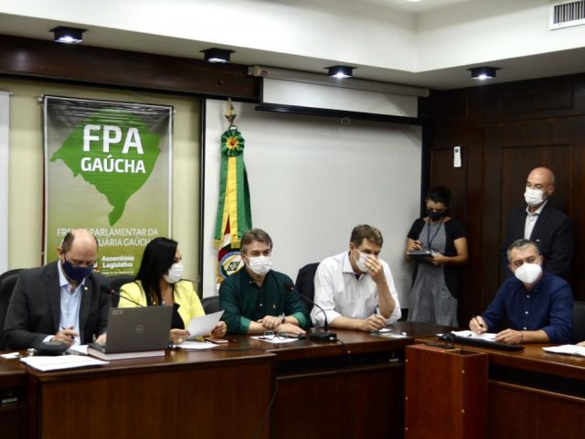 Frente da Agropecuária Gaúcha da Assembleia esteve reunida debatendo condição das lavouras no RS